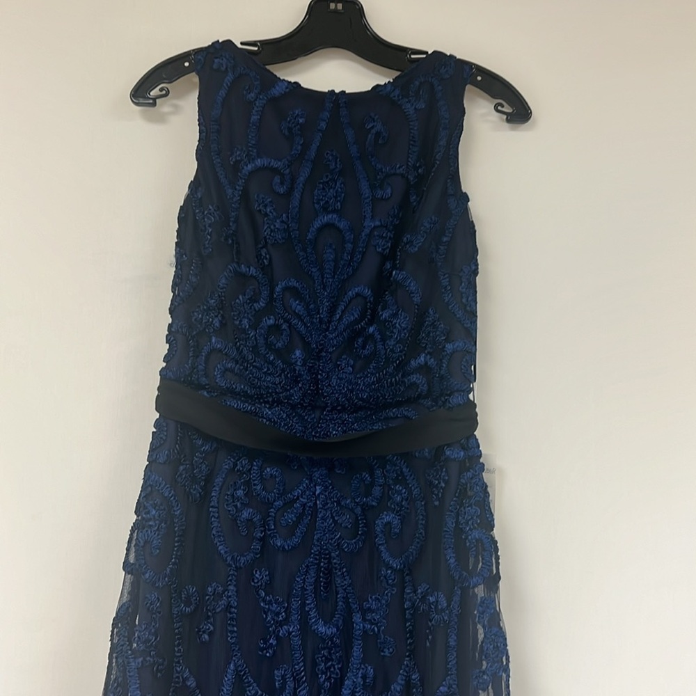 Mom Cheri NAVY/BLACK embroidered sleeveless V-back long gown - Picture 12 of 14
